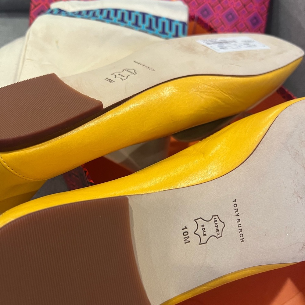 NEW Tory Burch Yellow & Cream Two Tone Bow Charm Loafers - Picture 7 of 8
